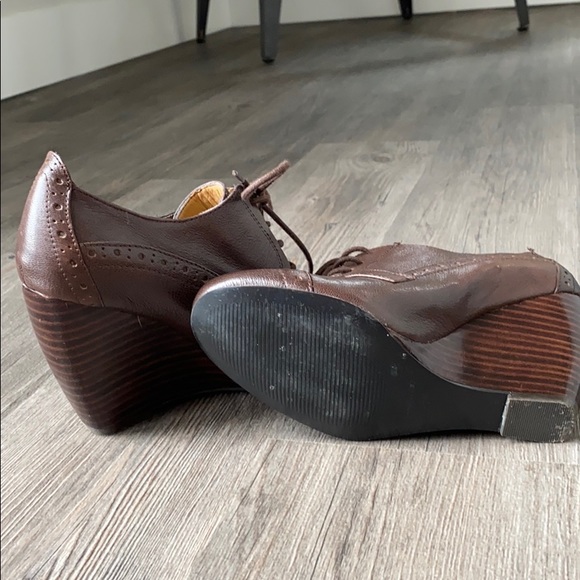 Nine West Leather Lace Up Ankle Bootie Wedges - Picture 6 of 9